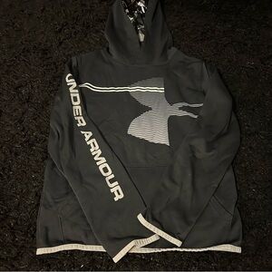 Size Youth XL Under Armour Hoodie ⭐️
